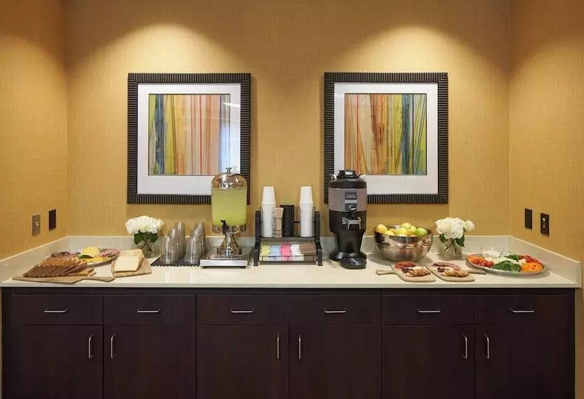 ホテル Courtyard By Marriott Evansville East