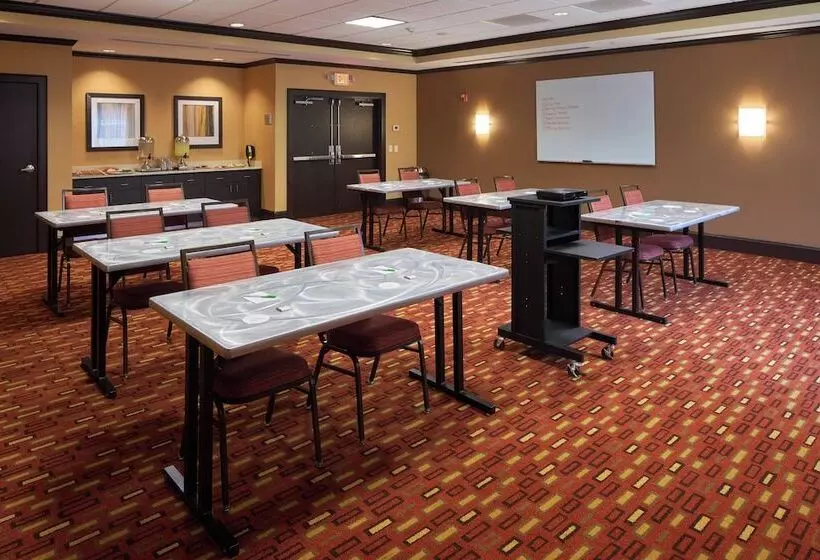 ホテル Courtyard By Marriott Evansville East
