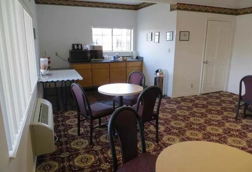 Отель Executive Inn & Suites West Columbia
