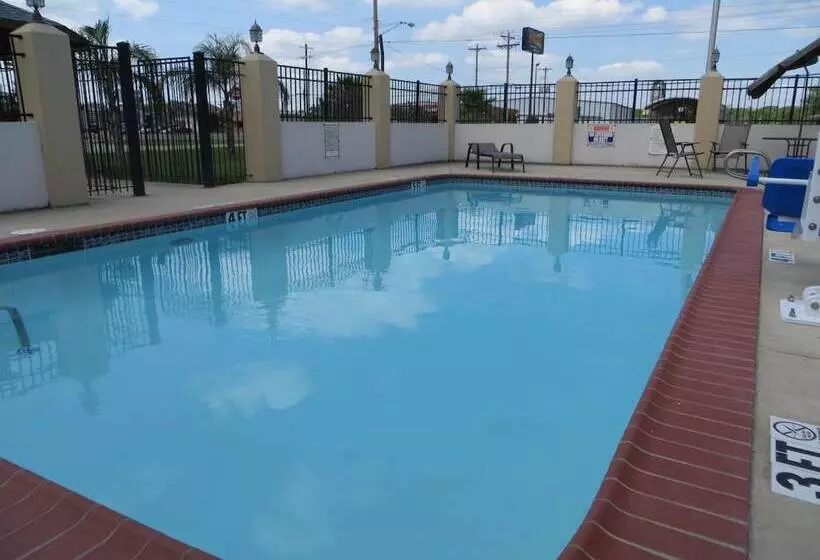 Отель Executive Inn & Suites West Columbia