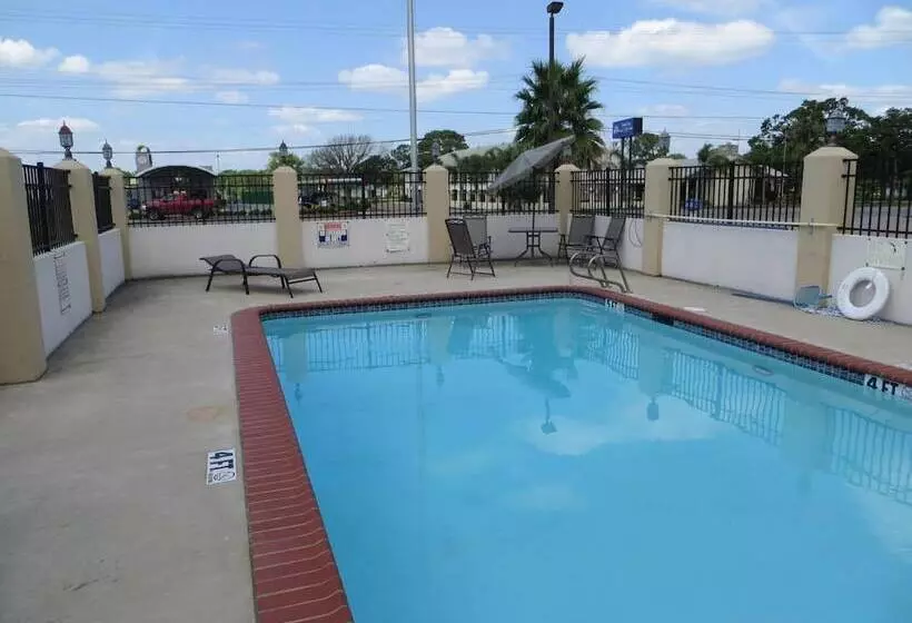 Отель Executive Inn & Suites West Columbia