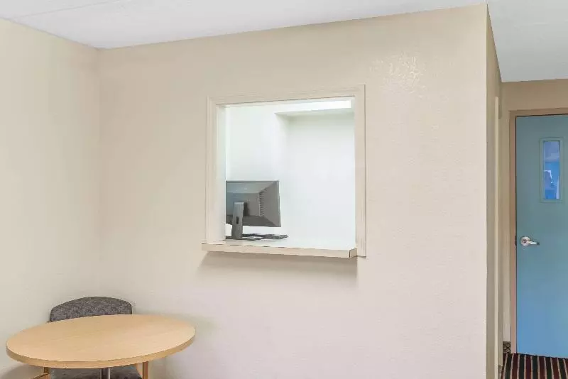 Отель Knights Inn Dayton By Miller Lane