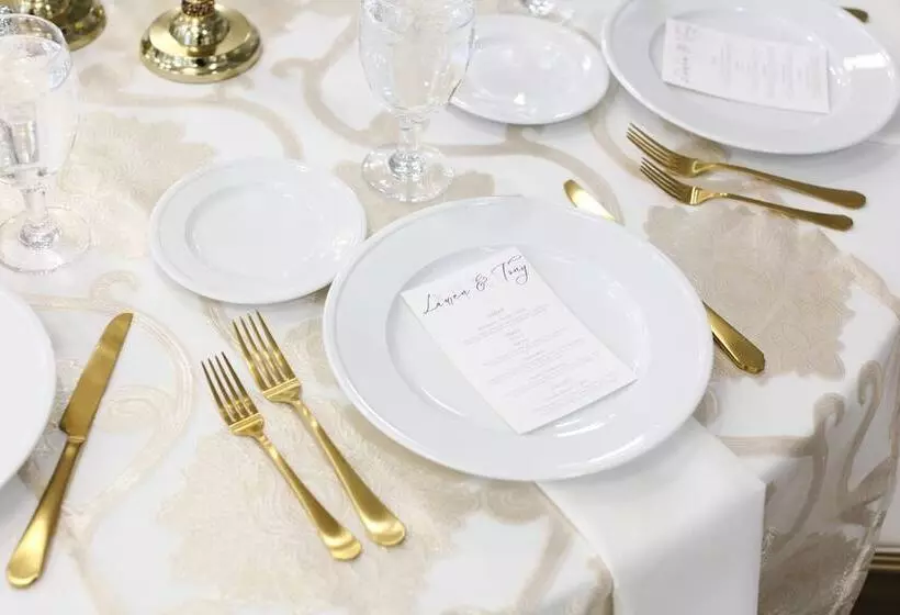 Hotelli La Mer Beachfront Resort