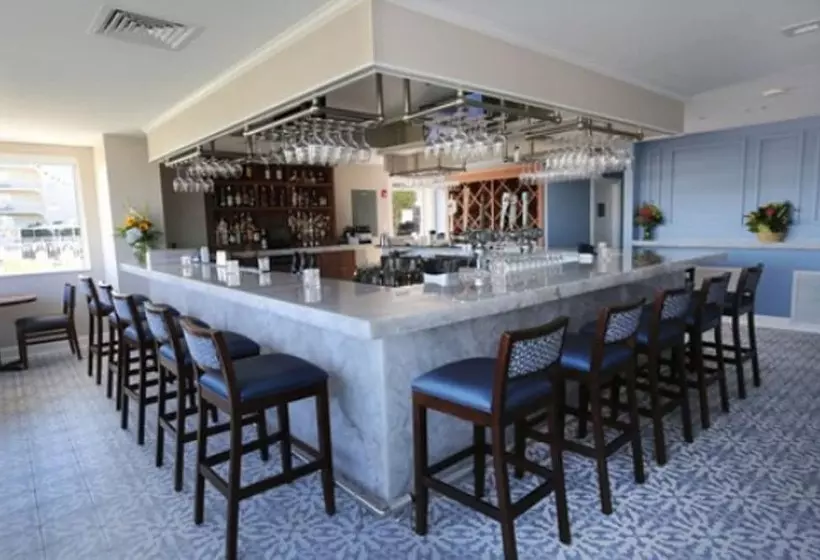 Hotelli La Mer Beachfront Resort