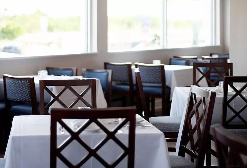 Hotelli La Mer Beachfront Resort