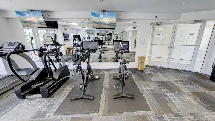 Hotelli La Mer Beachfront Resort