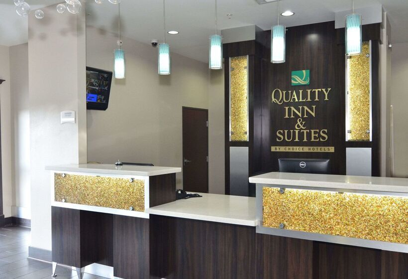 ホテル Quality Inn & Suites Kenedy  Karnes City