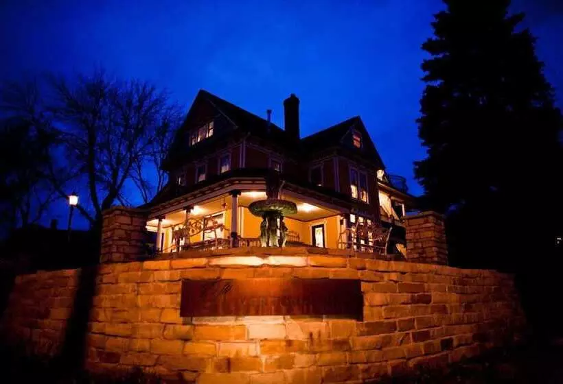 酒店 Rivertown Inn