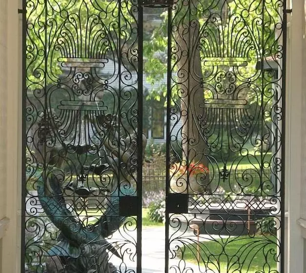 酒店 Rivertown Inn