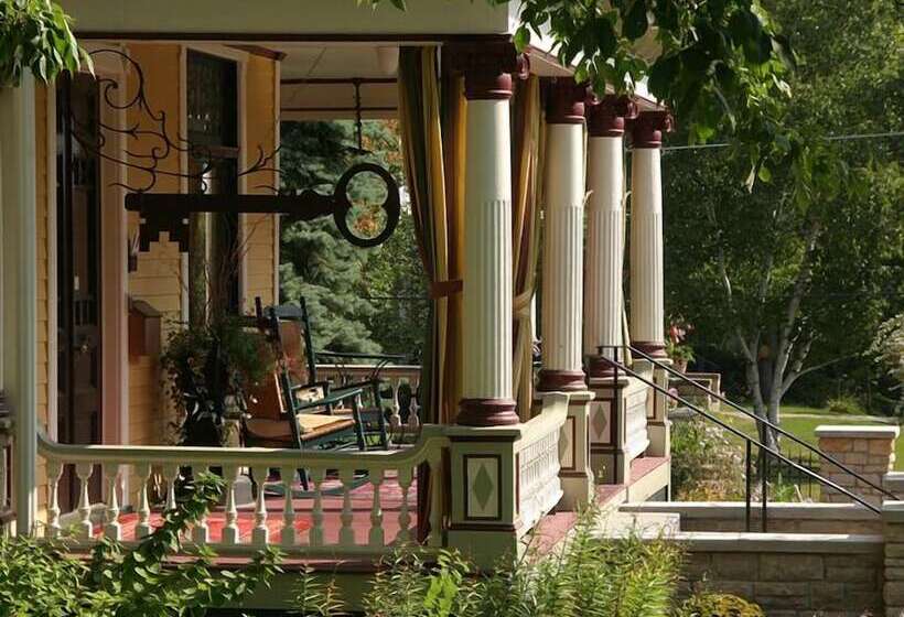 فندق Rivertown Inn