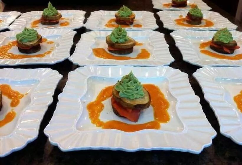 酒店 Rivertown Inn