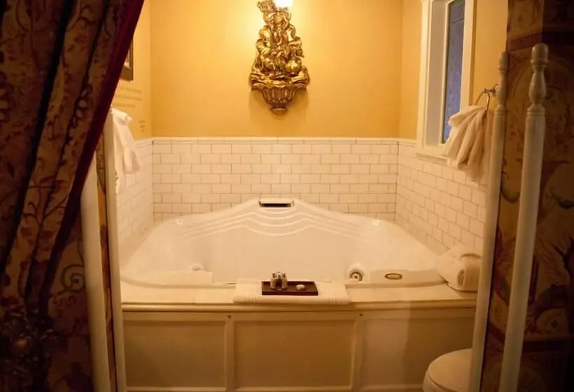 酒店 Rivertown Inn