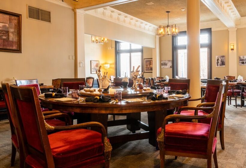 فندق Spokane Club