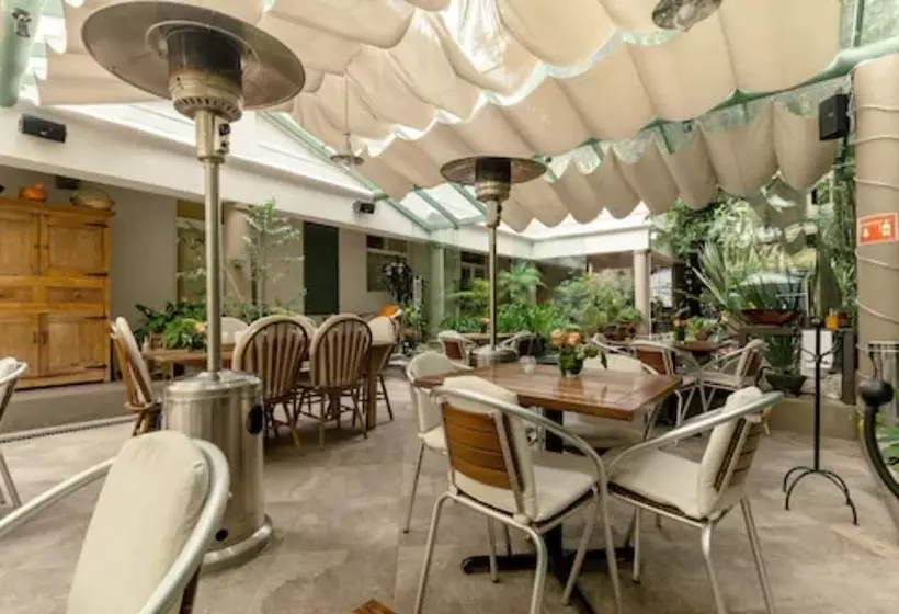 هتل Villa Condesa