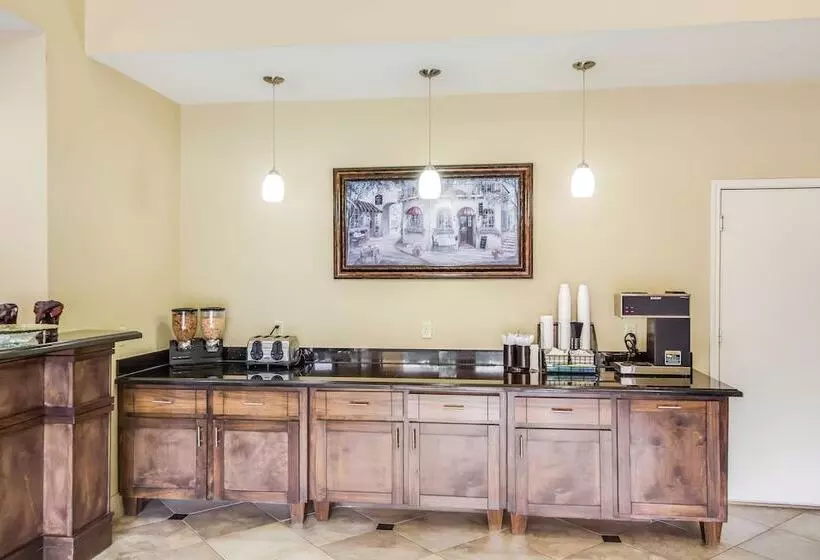 모텔 Americas Best Value Inn & Suites Tomball