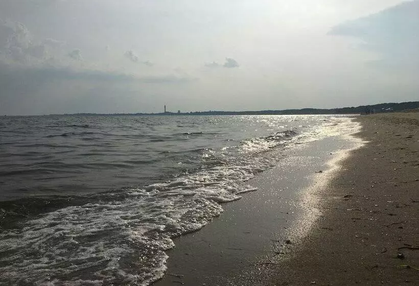 Мотель Beachfront White Sands