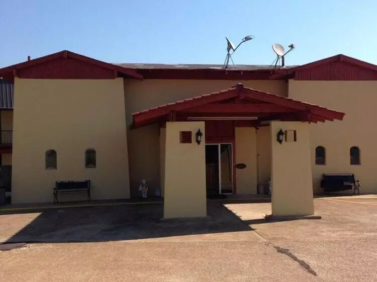 汽车旅馆 Sportsman Inn And Suites