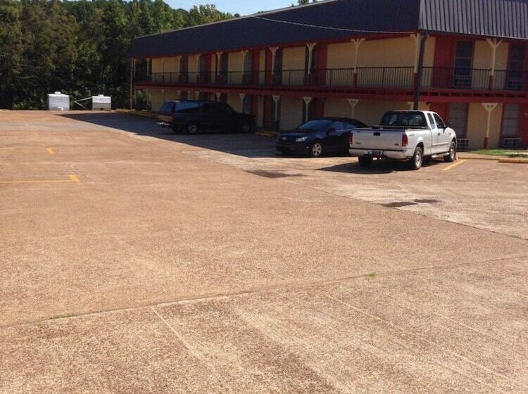 فندق على الطريق Sportsman Inn And Suites