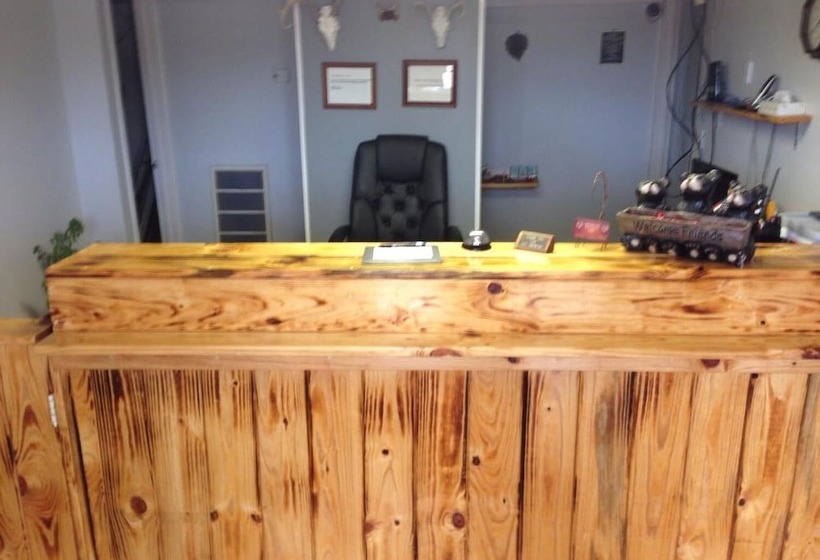 فندق على الطريق Sportsman Inn And Suites