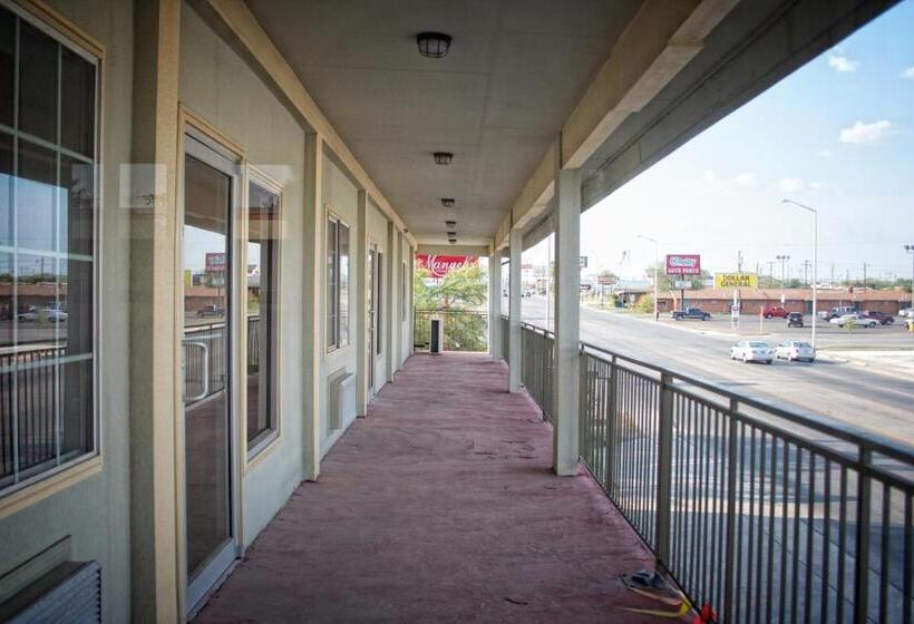 汽车旅馆  Whispering Palms Inn