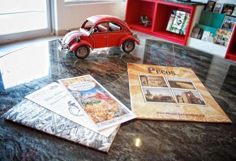 汽车旅馆  Whispering Palms Inn