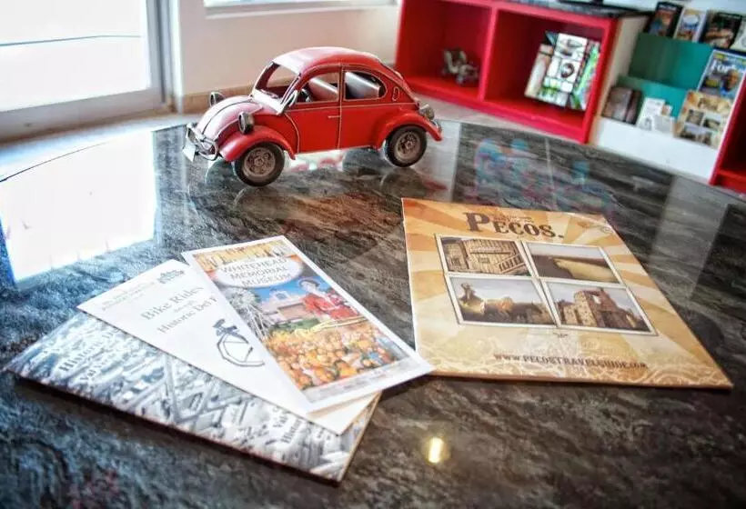 Motel Whispering Palms Inn