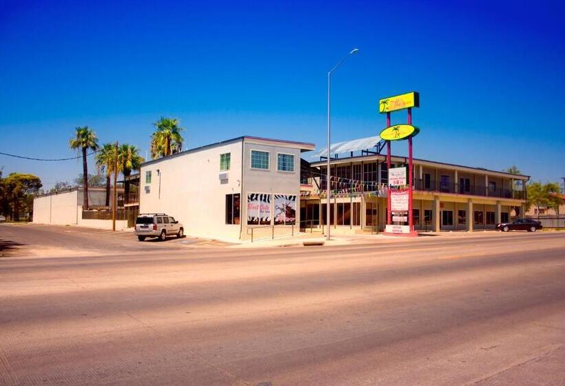 汽车旅馆  Whispering Palms Inn