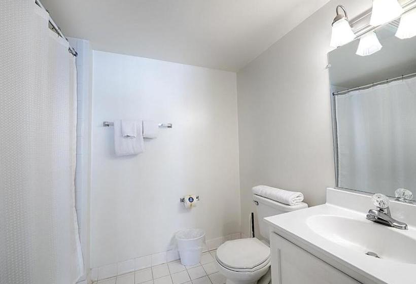 National At Courthouse Place