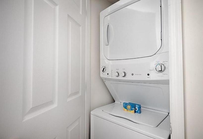 National At Courthouse Place