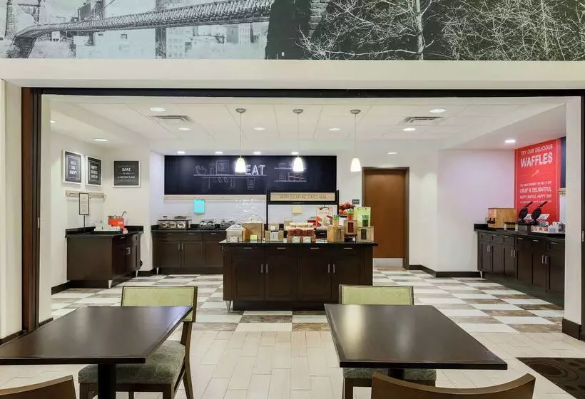 Hampton Inn & Suites Wheelingthe Highlands