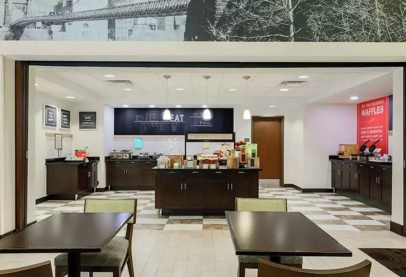 Hampton Inn & Suites Wheelingthe Highlands