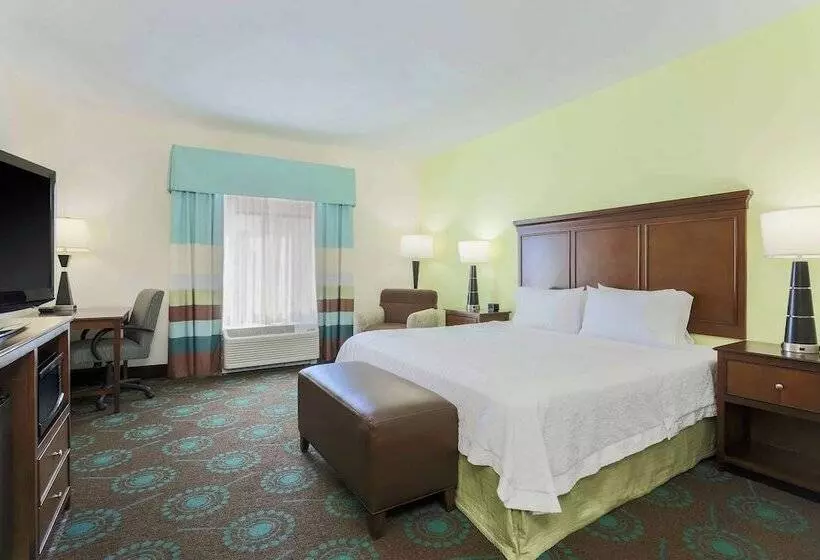 Hampton Inn & Suites Wheelingthe Highlands