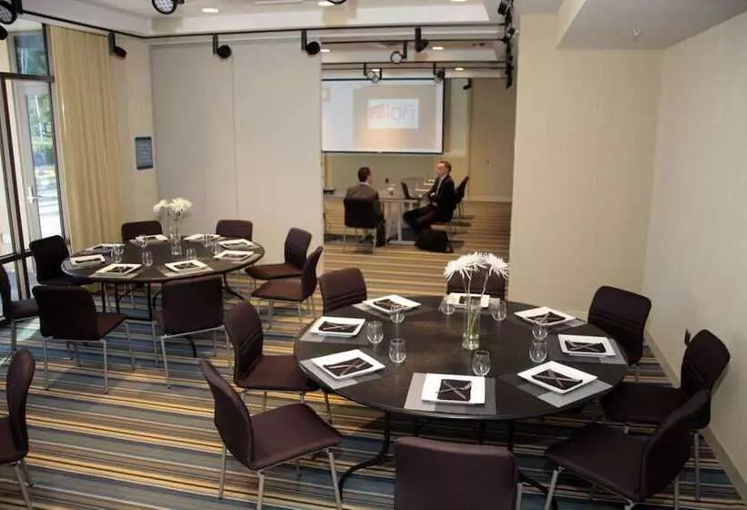 בית מלון כפרי Aloft Cupertino