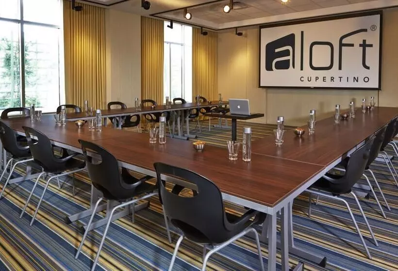 בית מלון כפרי Aloft Cupertino