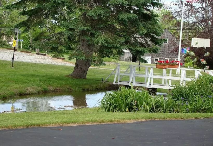 酒店 Bay Leaf Cottages & Bistro