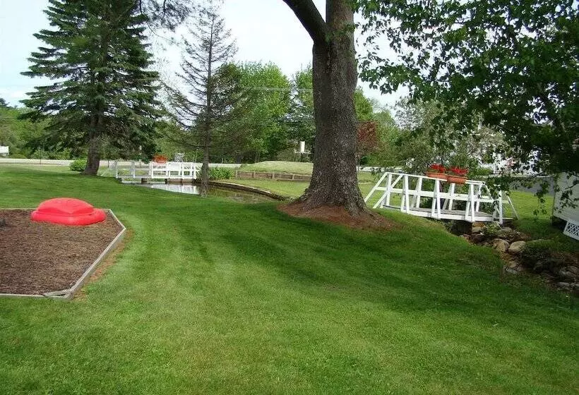 酒店 Bay Leaf Cottages & Bistro