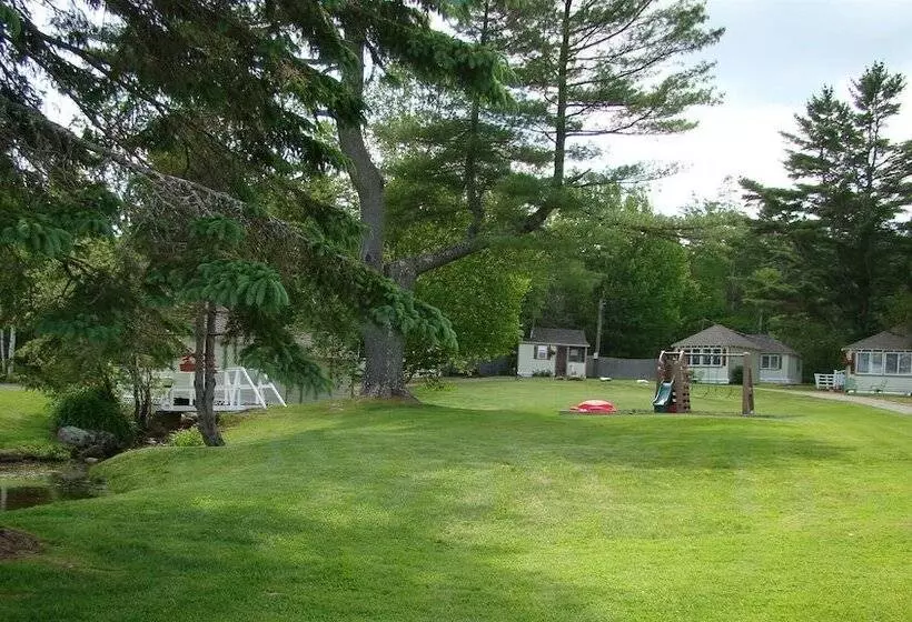 酒店 Bay Leaf Cottages & Bistro