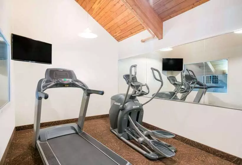 酒店 Baymont By Wyndham Baxter/brainerd Area