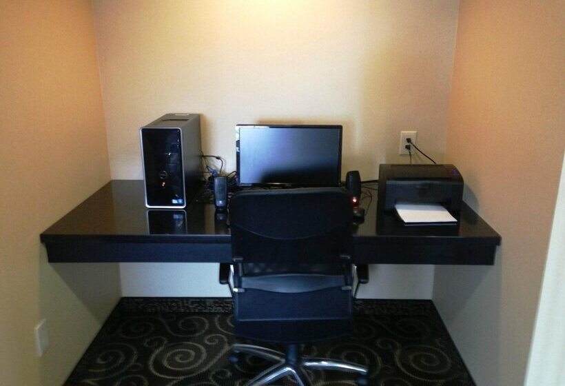 Cobblestone Hotel & Suites   Seward