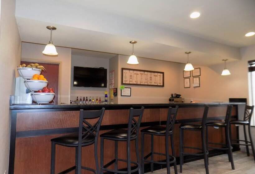 Cobblestone Hotel & Suites   Seward