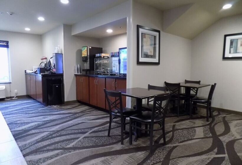 Cobblestone Hotel & Suites   Seward