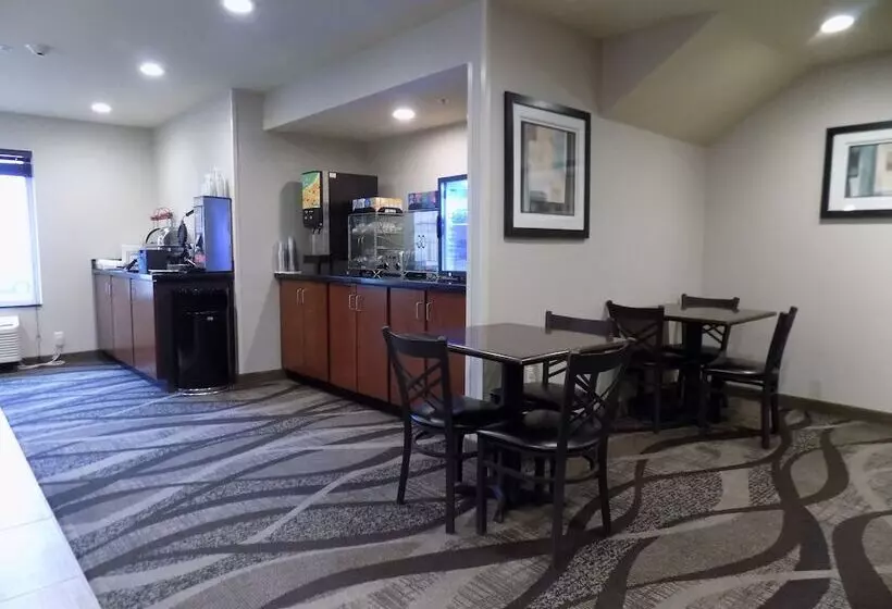 Cobblestone Hotel & Suites   Seward