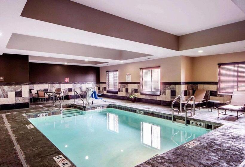 فندق Comfort Inn & Suites