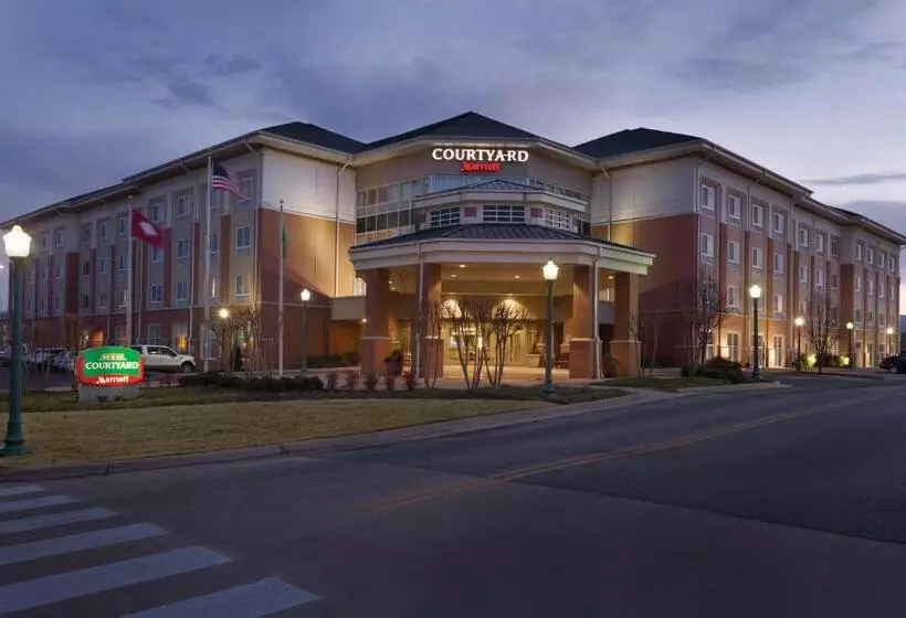 Отель Courtyard By Marriott Fort Smith Downtown