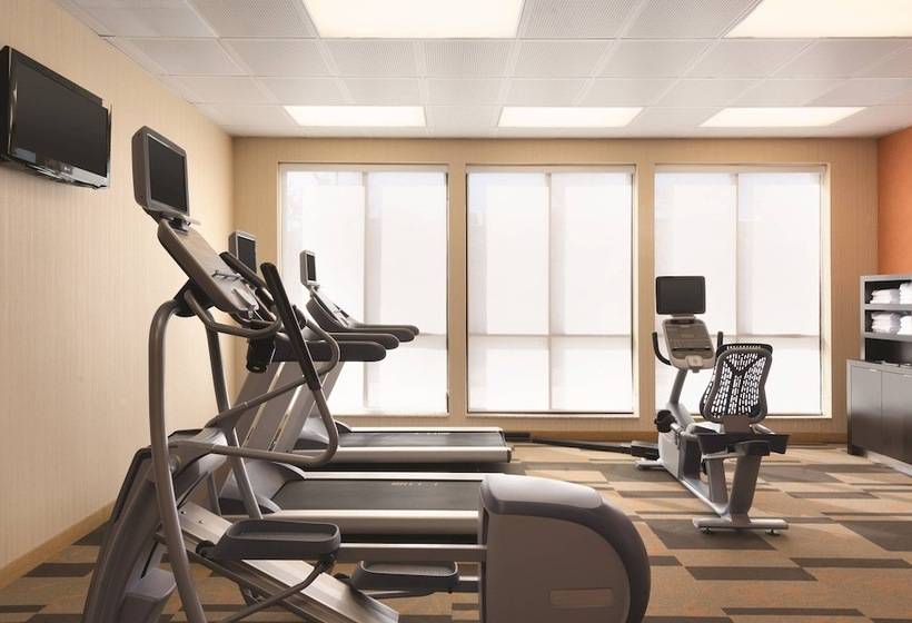 فندق Courtyard By Marriott Salisbury