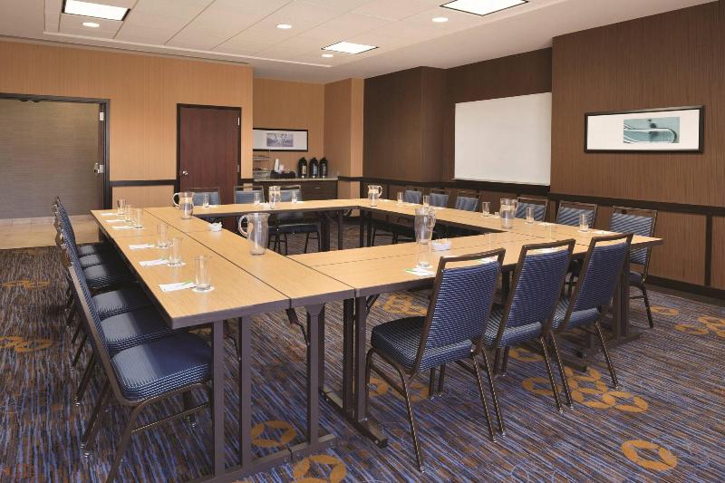 فندق Courtyard By Marriott Salisbury