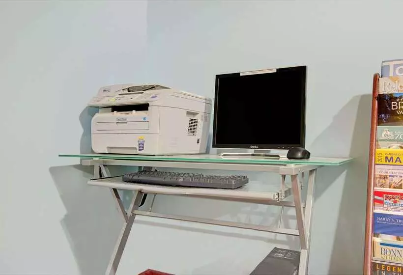 호텔 Days Inn By Wyndham Independence