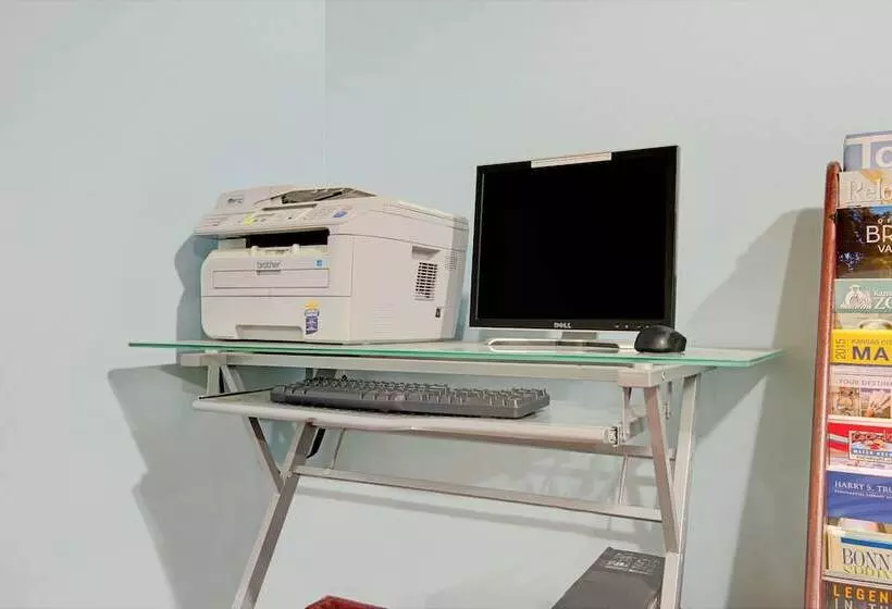 호텔 Days Inn By Wyndham Independence