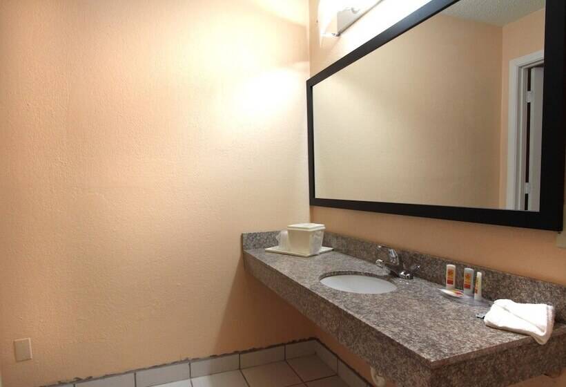 호텔 Days Inn By Wyndham Independence