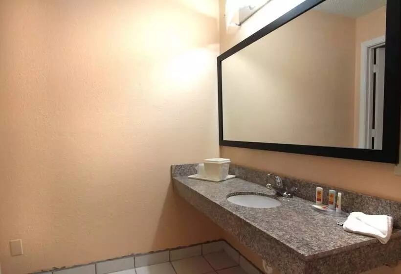 호텔 Days Inn By Wyndham Independence